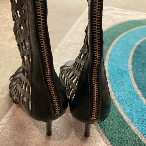 Michael Kors LARISSA Cage boot - Picture 12 of 15